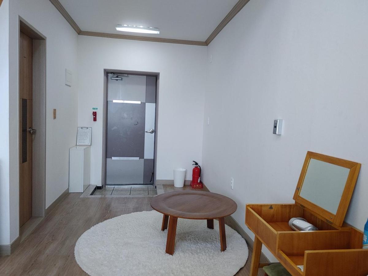 ג'גו Moon Forest Guesthouse מראה חיצוני תמונה