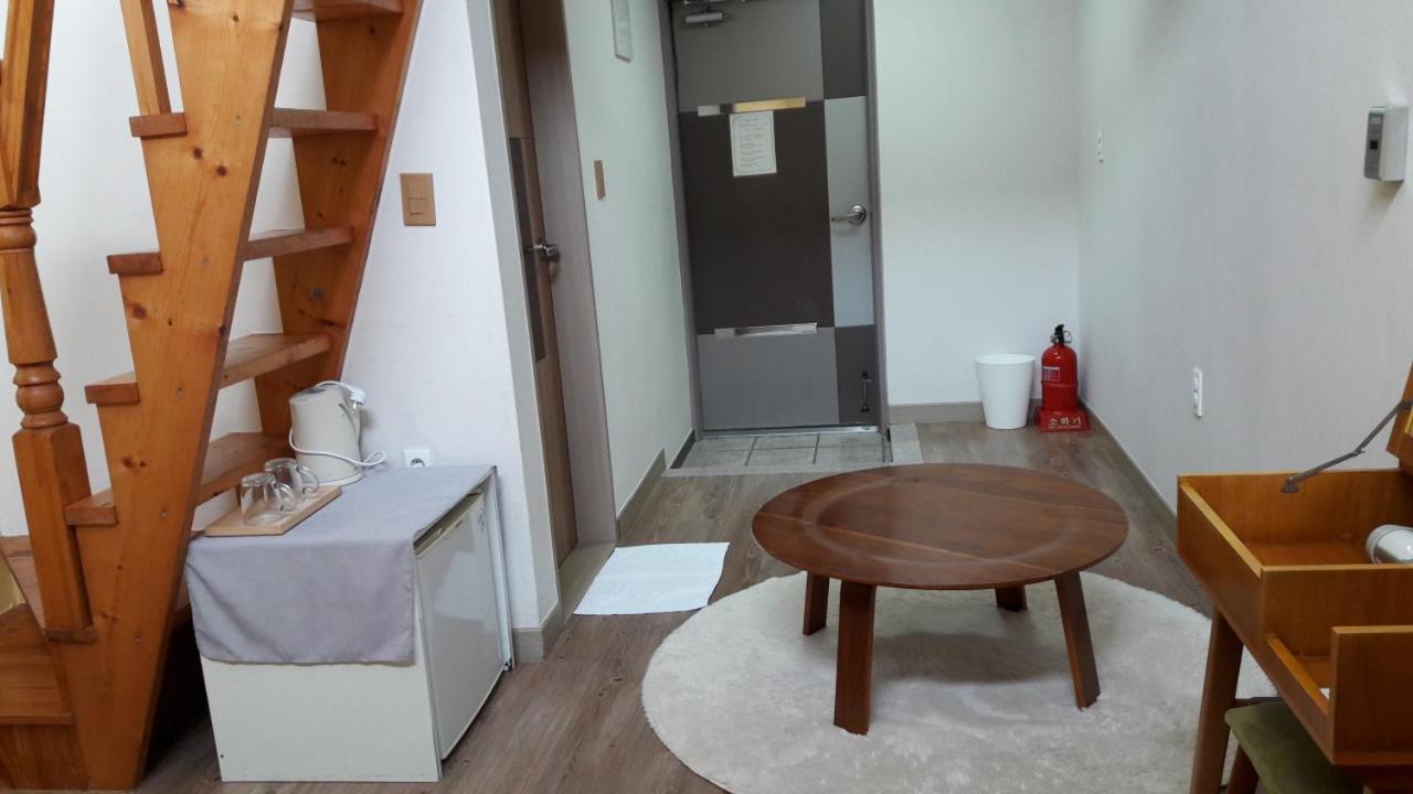 ג'גו Moon Forest Guesthouse מראה חיצוני תמונה